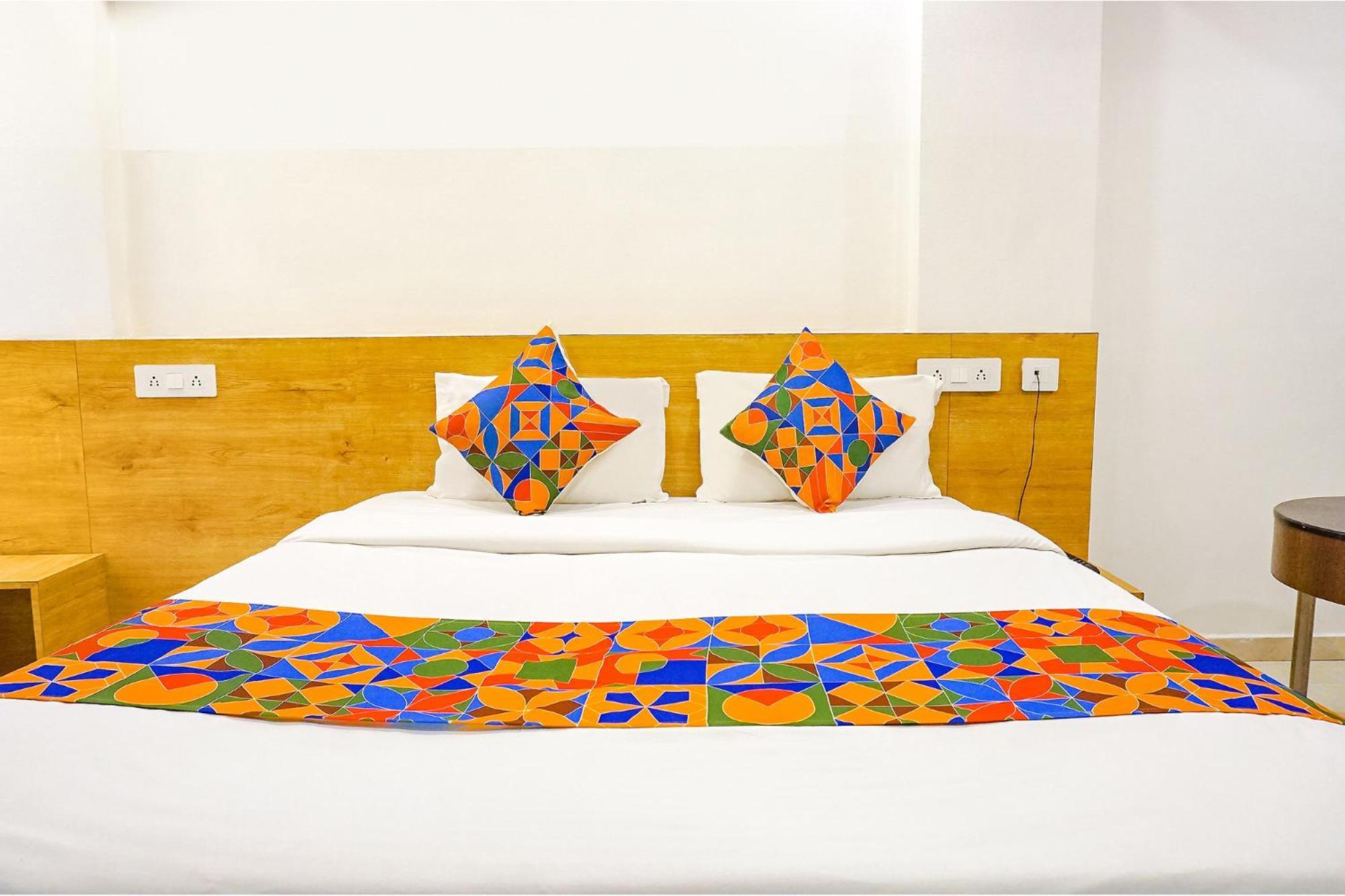 Fabhotel Saffron Inn I - Nr Darshan Museum Πούνε Εξωτερικό φωτογραφία