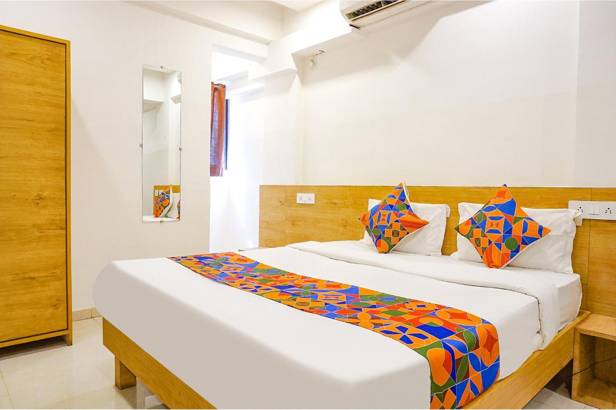 Fabhotel Saffron Inn I - Nr Darshan Museum Πούνε Εξωτερικό φωτογραφία